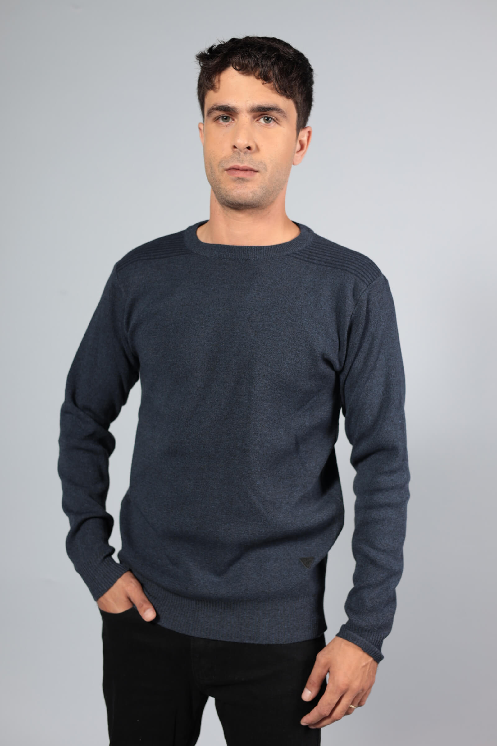 סריג פסים בכתף כחול