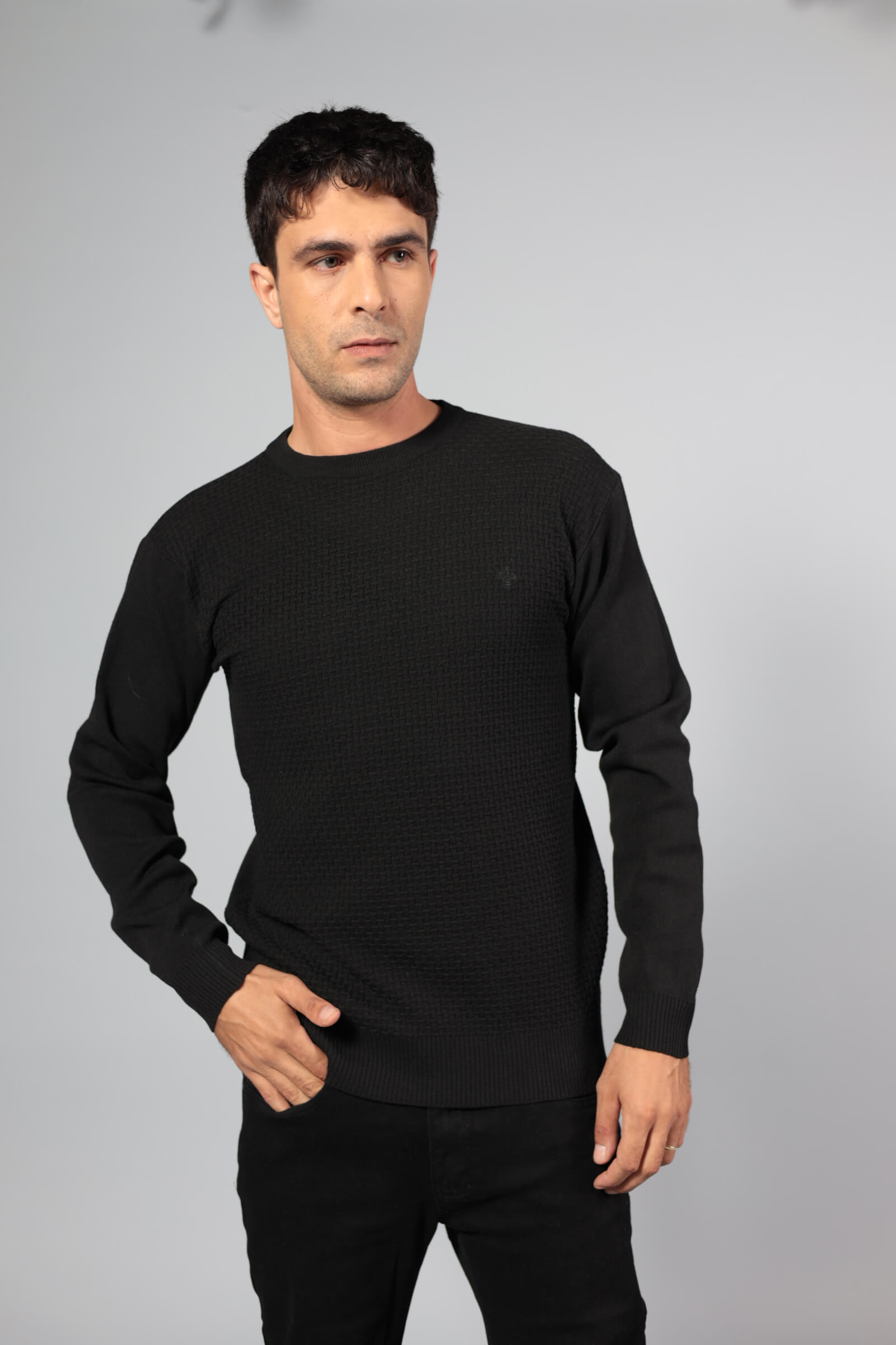 סריג גבר שחור