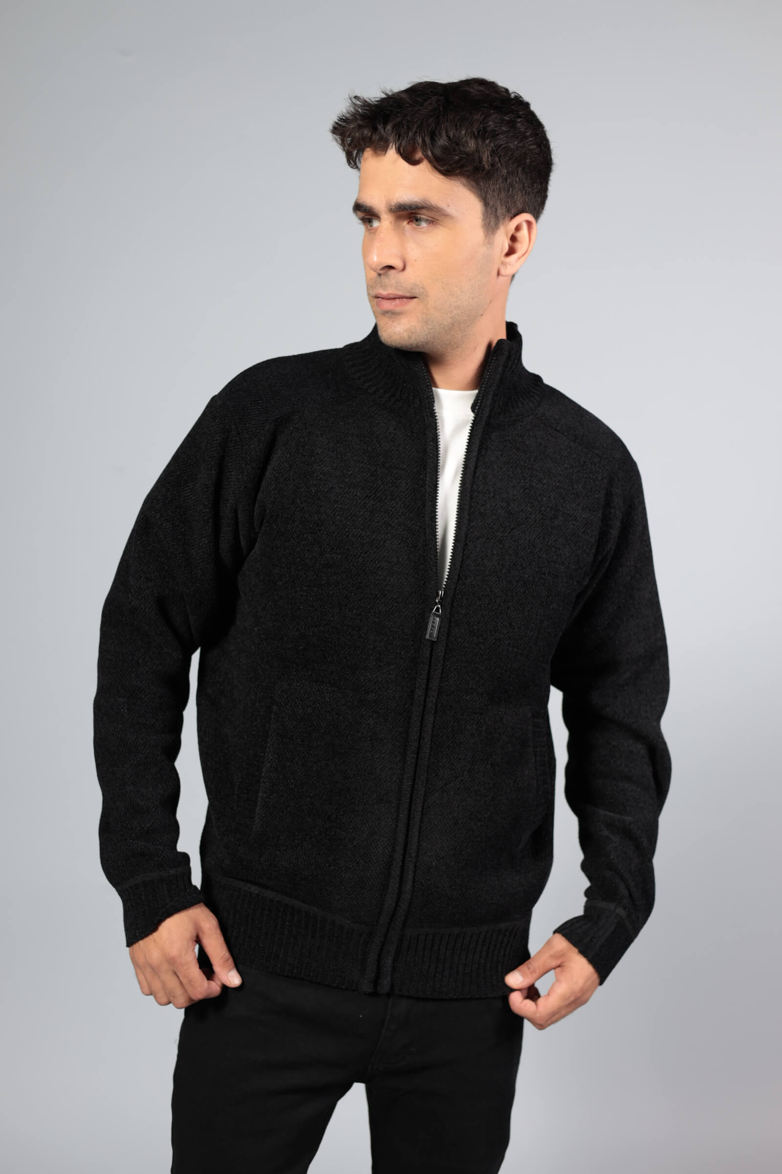 סריג פרווה צווארון שחור