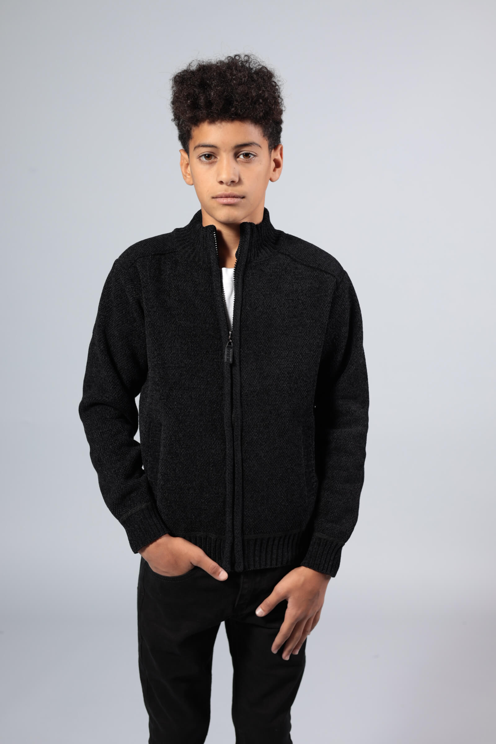 סריג פרווה צווארון שחור